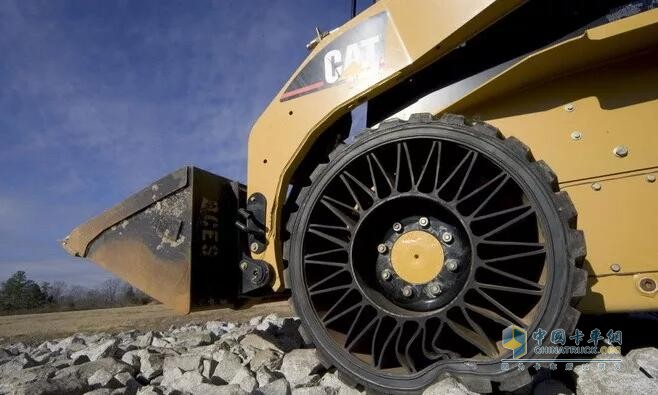 米其林的無氣輪胎特爾(Tweel)SSL產品