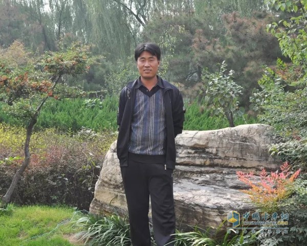 中國雷鋒卡車司機梁要雨