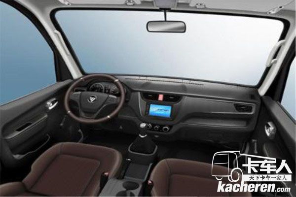 祥菱M的駕駛室內部