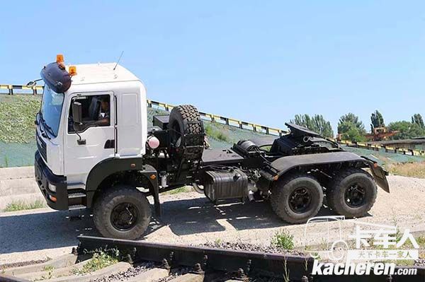 6510TE的6x6全驅牽引車