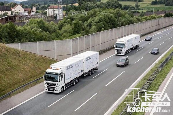 曼恩卡車上的列隊駕駛技術系統在98%的情況下都能平穩運行