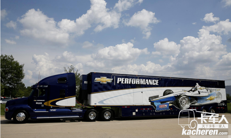 看看歐洲賽車隊(duì)的拖掛卡車，都是高端貨