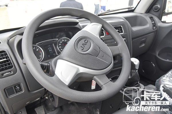 方向盤實(shí)用性強(qiáng)