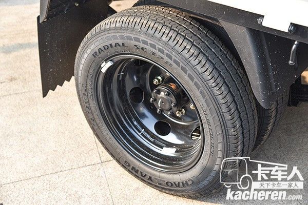 X5轎卡輪胎配備175/75R16規(guī)格低滾阻真空子午線輪胎