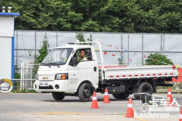 X5轎卡貨箱地臺(tái)0.745米離地距離