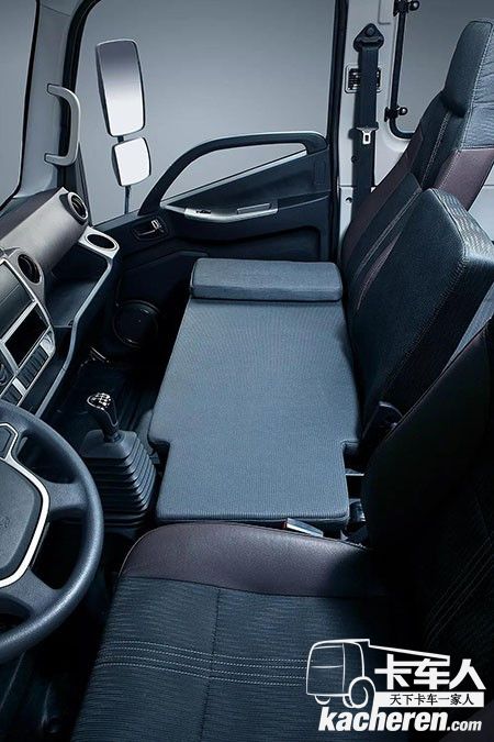 領航輕卡實現了多項人機工程優化，提高舒適度，讓“卡二代”有坐轎車般體驗