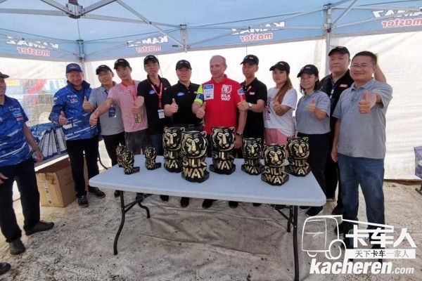 卡瑪茲大師車隊CEO恰金先生和現場體驗者