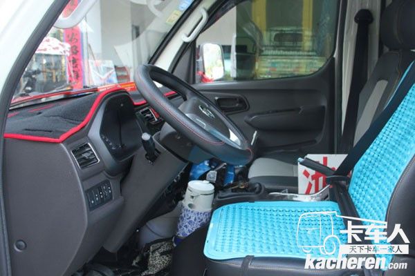 祥菱物流之星的駕駛室空間比較寬敞