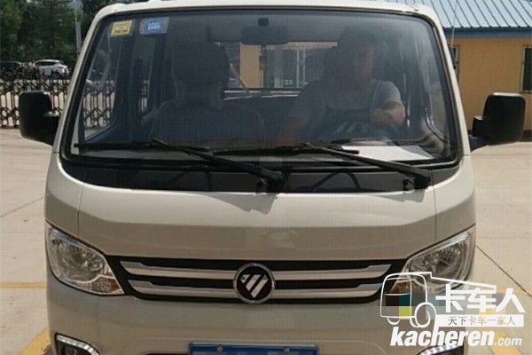 祥菱物流之星蔡先生駕車準備采購貨品