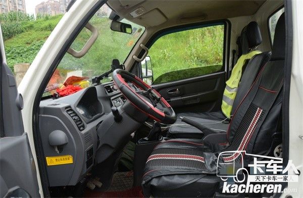 小楊說，開飛碟締途DX，有一種煥然一新的感覺，開著很輕松