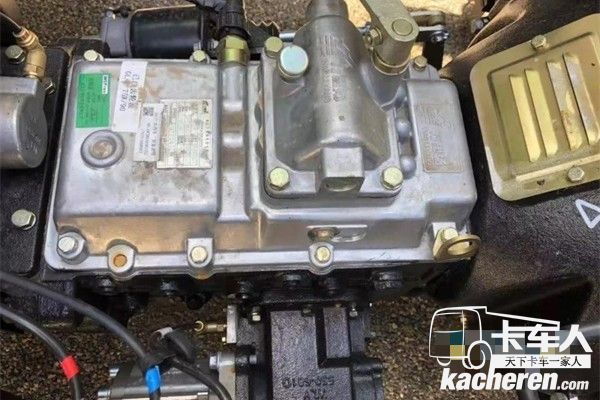 江淮D6176 自卸車搭載云內(nèi)YN27CRE1動力