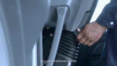 螺旋彈簧減震，過濾顛簸路面引起的振動反饋