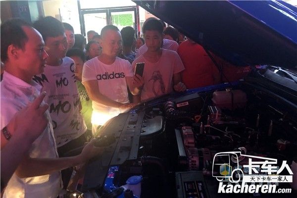 現場圍觀江淮帥鈴T8