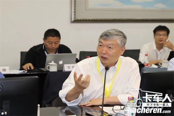 中國(guó)工程院院士,原華中科技大學(xué)校長(zhǎng),中國(guó)機(jī)械工程學(xué)會(huì)理事長(zhǎng)李培根