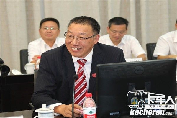 一汽解放公司總經(jīng)理助理,發(fā)動(dòng)機(jī)事業(yè)部黨委書(shū)記、總經(jīng)理錢(qián)恒榮