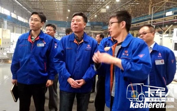 法士特集團黨委書記、董事長嚴鑒鉑