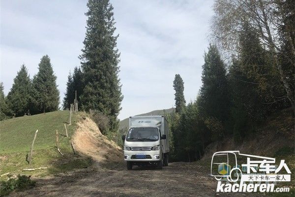 行駛中的福田祥菱