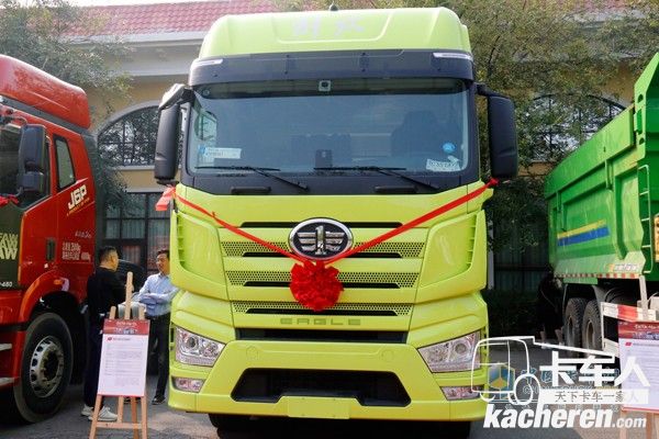 解放J7牽引車(chē)