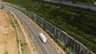 乘龍汽車自我實現變道超越