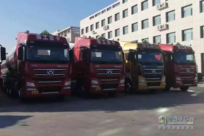 徐工重卡 漢風(fēng)G9 ?；愤\(yùn)輸車