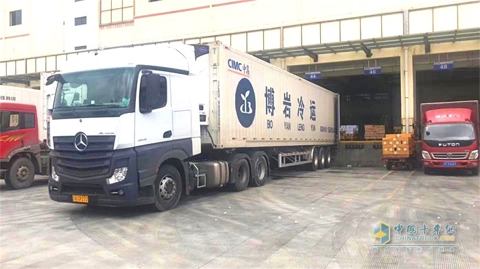 奔馳卡車:一旦啟動,不負眾托