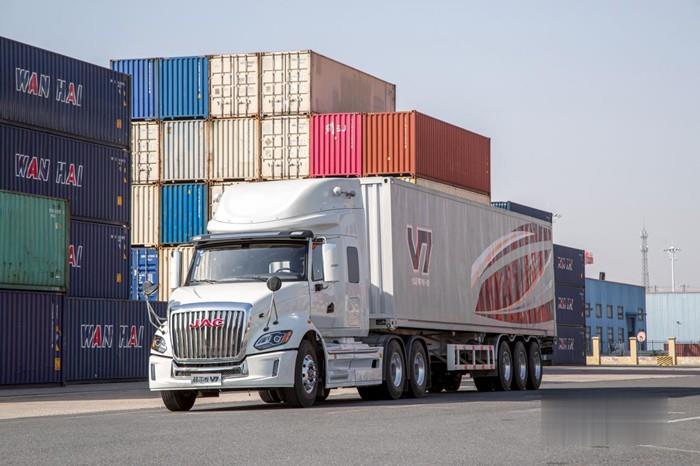 江淮跨越V7牽引車堪稱“省油戰斗機”