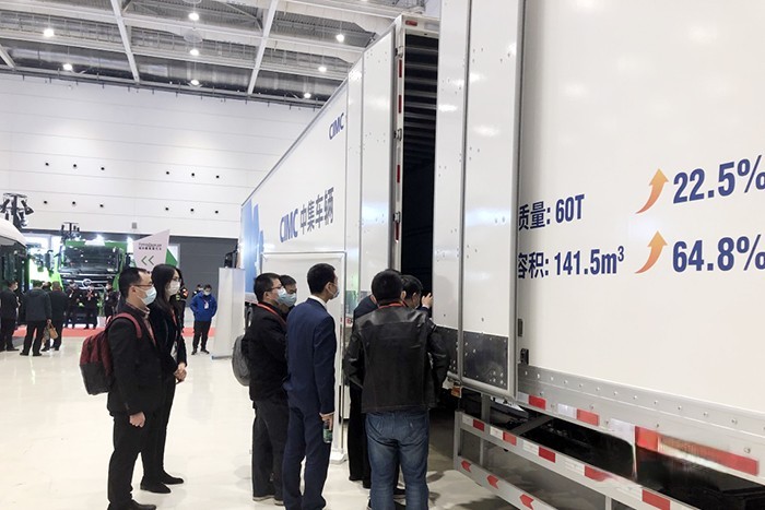 上汽紅巖 雙掛汽車列車 杰獅H6 6x4牽引車