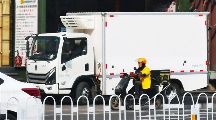 遠(yuǎn)程增程式冷藏車