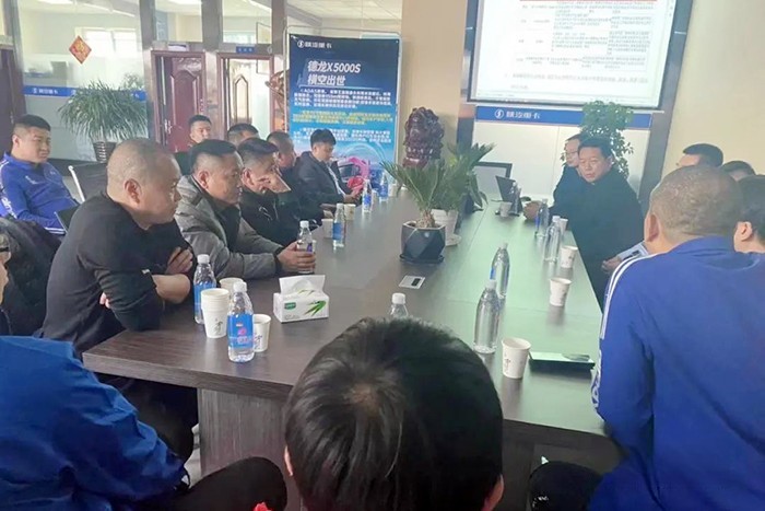 西安康明斯 干線新明珠 X5000S 6×4牽引車