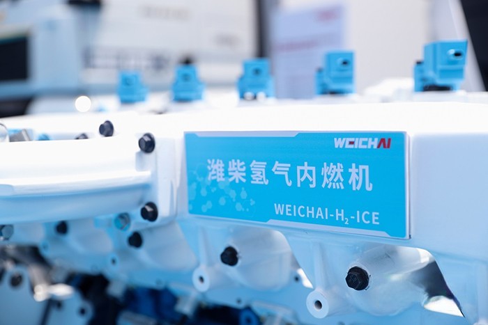 山東重工集團 中國重汽  氫內(nèi)燃機重卡