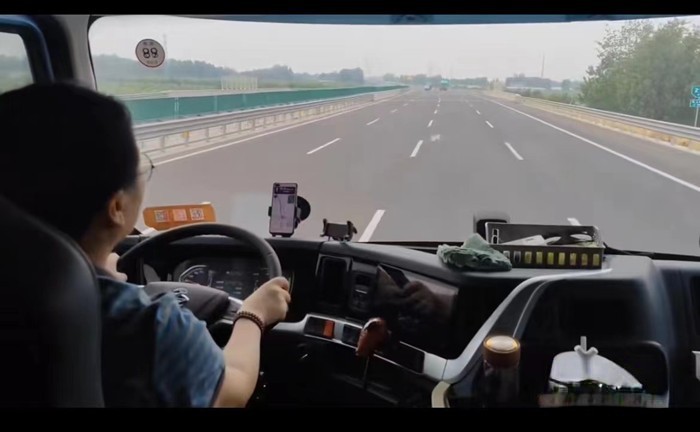 乘龍T7房車首次運(yùn)營