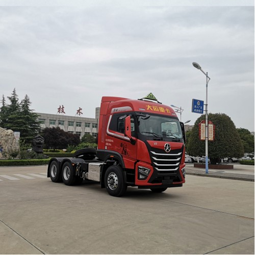 大運V7 6*4危化牽引車