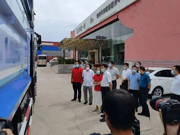 北京市大興區(qū)委書記王有國專程參觀解放氫能產(chǎn)品