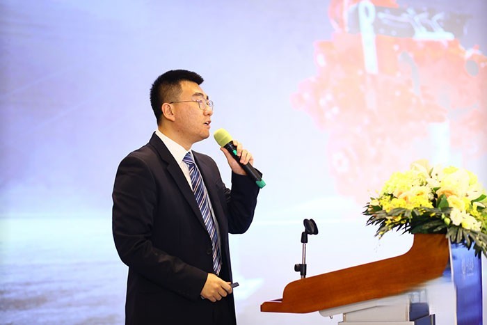 北京福田康明斯發(fā)動機有限公司F4.5TT項目負責(zé)人李恒進行產(chǎn)品講解