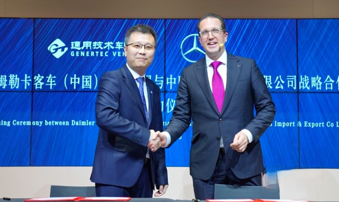 首次獨(dú)立參加進(jìn)博會(huì)的梅賽德斯-奔馳卡車(chē) 到底有多“懂中國(guó)”？