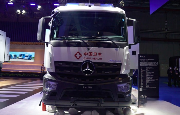 首次獨(dú)立參加進(jìn)博會(huì)的梅賽德斯-奔馳卡車(chē) 到底有多“懂中國(guó)”？