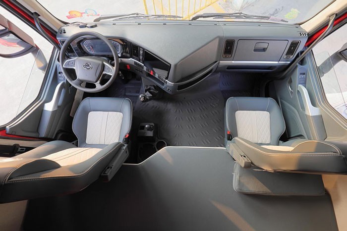 22款乘龍H5載貨車