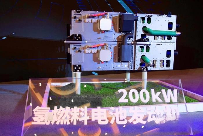 在接近一個小時的采訪時間里，濰柴就重卡市場、大馬力大排量發動機、新能源與出口等問題和外界進行了深入交流，信息量很大。