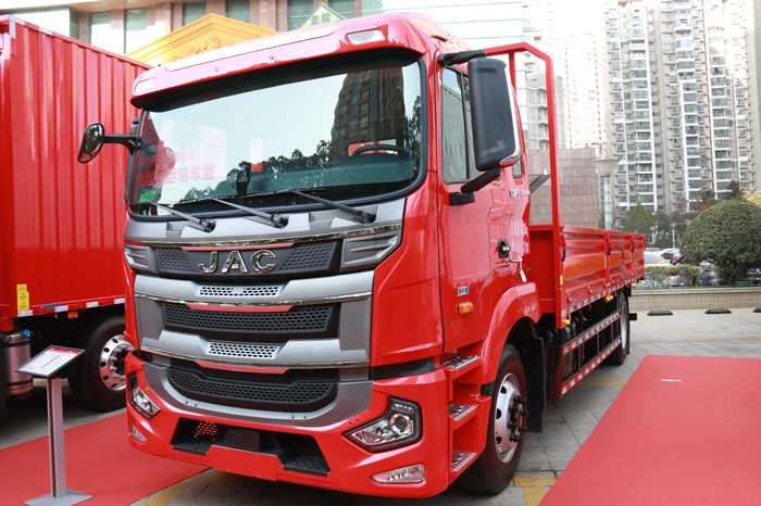 格爾發(fā)4×2危化品廂式運輸車底盤