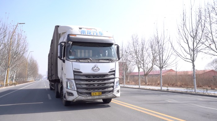 200萬公里有多遠？對董總來說，是他和乘龍的6年