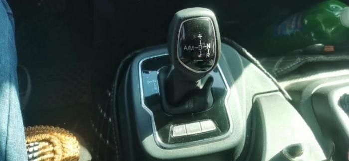 百萬(wàn)公里高效運(yùn)營(yíng)實(shí)力“圈粉” 信賴(lài)之選歐航R pro自動(dòng)擋中卡2.0助他馳騁創(chuàng)富路