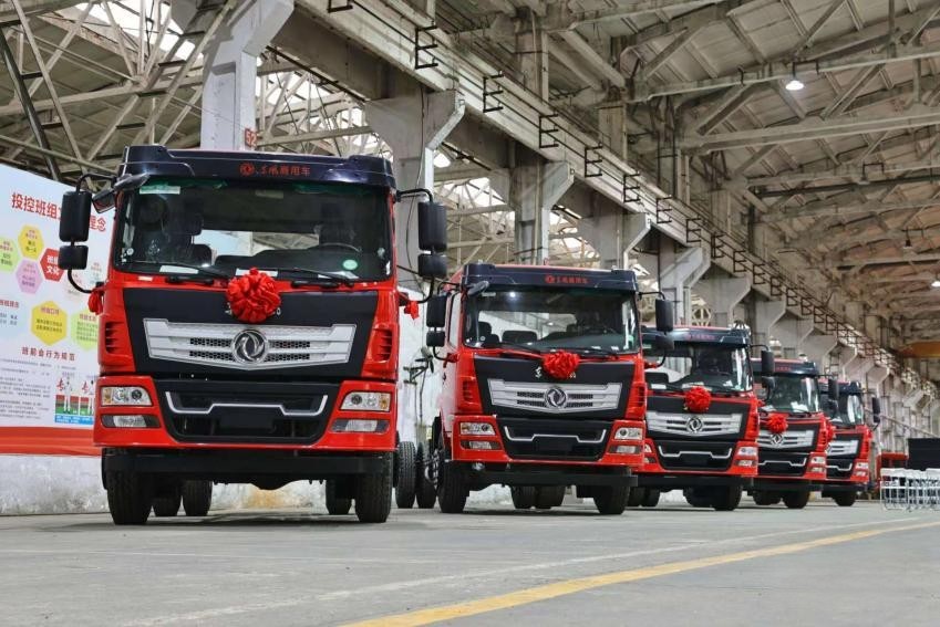 龍擎天下 錦程萬里 搭載龍擎DDi47的東風隨專平板運輸車新品重磅發布