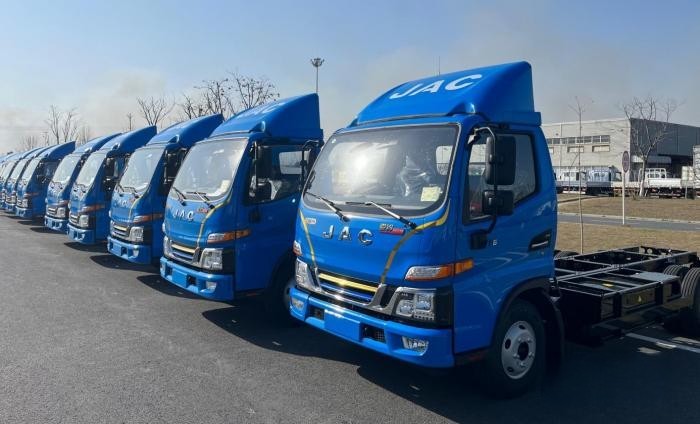 江淮汽車：純電混動(dòng)換電齊發(fā)，江淮1卡全面領(lǐng)跑新能源商用車
