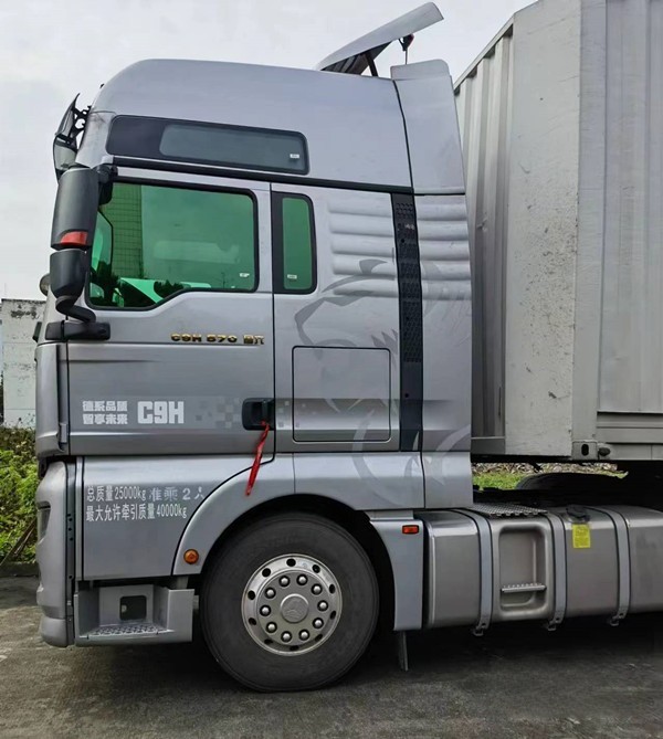 安徽鹿老板：三輛運輸利器皆是中國重汽 汕德卡C9H又成最佳拍檔