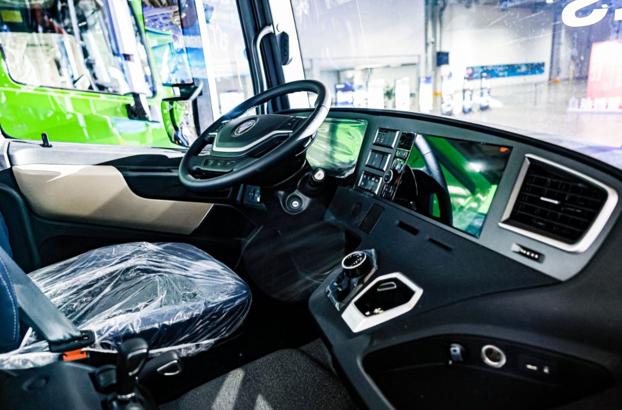 從開拓到領(lǐng)跑,歐曼自動(dòng)擋重卡到底在做什么?