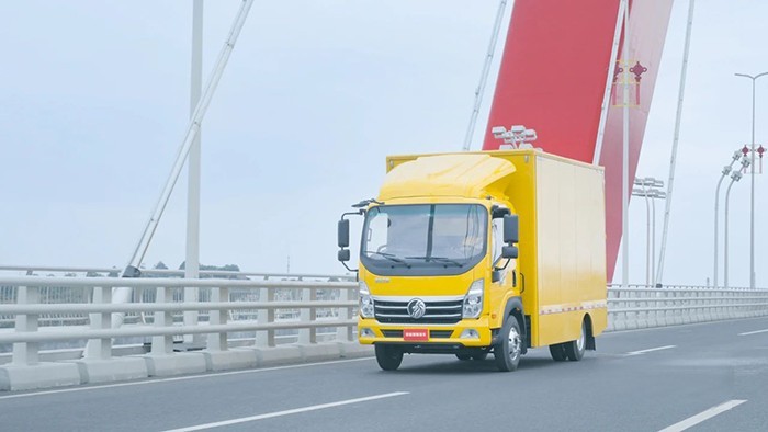 10臺！重汽王牌新能源輕卡交車