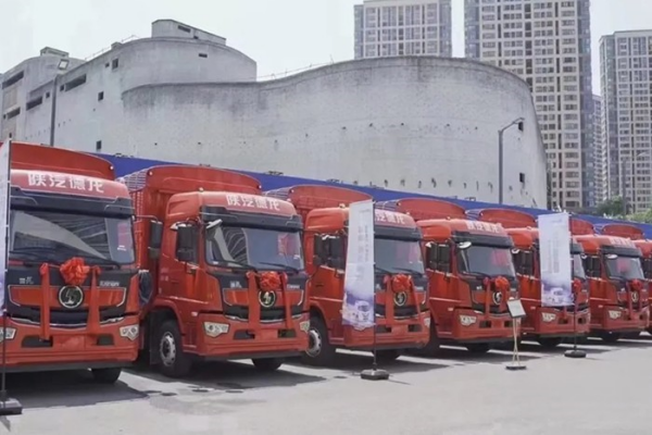 簽約300輛 陜汽L5000經典版重慶首發