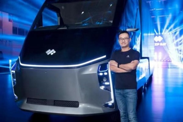 展出全球首款底部換電重卡,DeepWay能否在智能新能源重卡行業(yè)掀起新“騷動(dòng)”