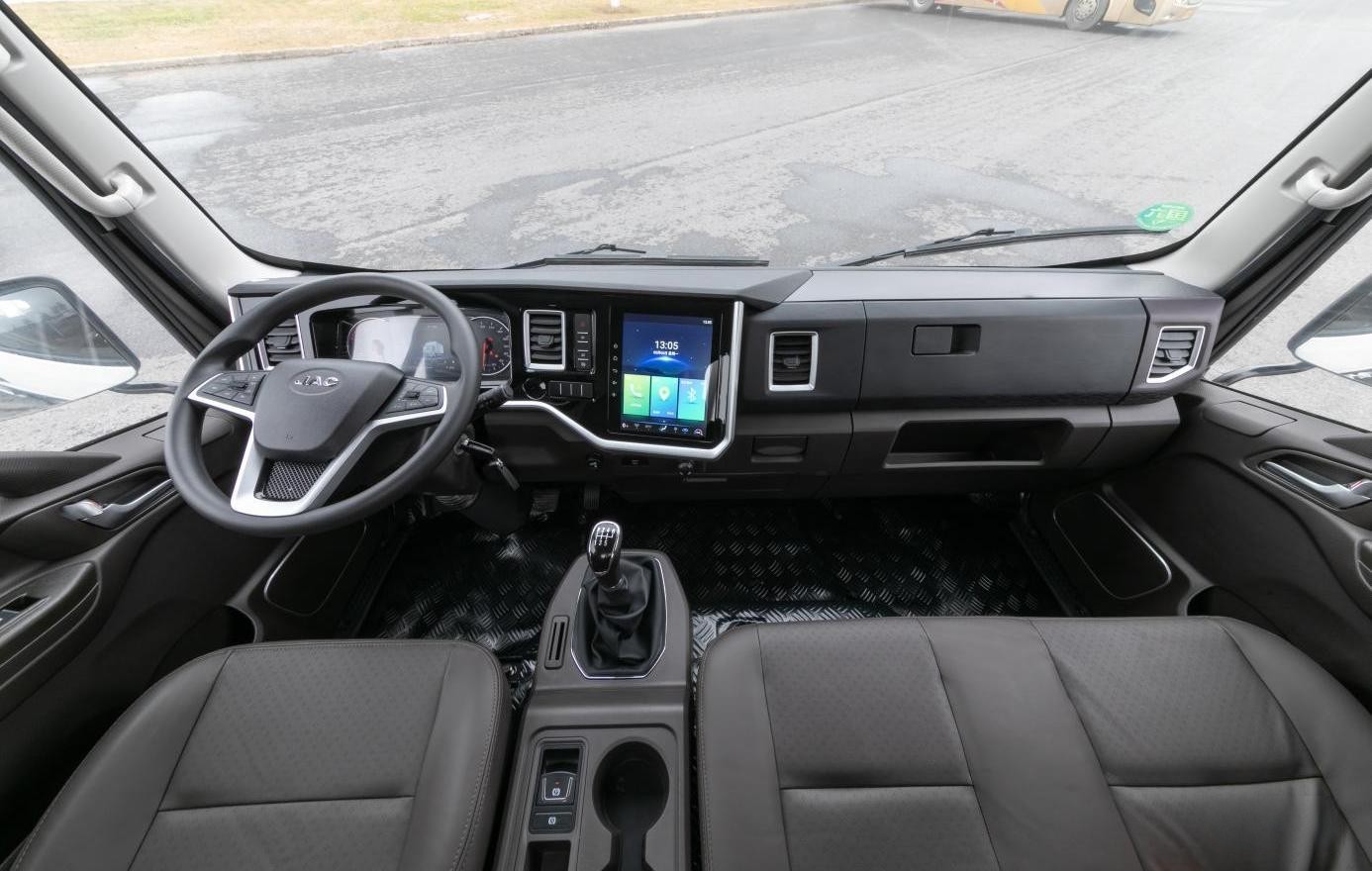 “五大極致”定義行業(yè)新標桿!江淮1卡工程車S系大黃牌正式上市