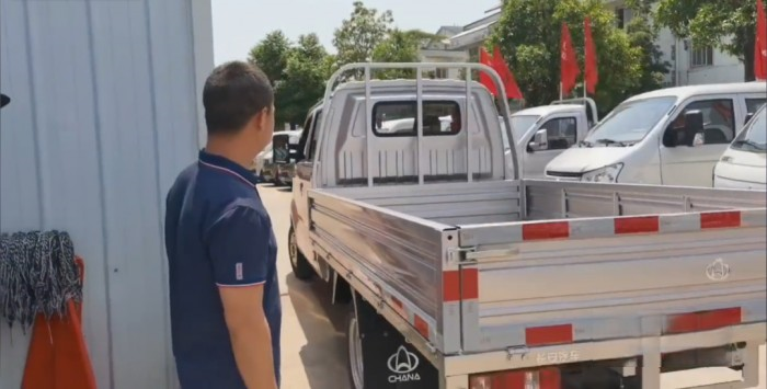 人氣火爆，持續熱銷！長安跨越王X7強勢引爆高端小輕卡市場！